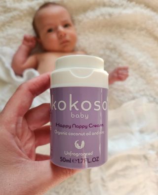 Jemná kůže miminka si zaslouží víc než jen obyčejný krém. 🌸 Tenhle malý zázrak od Kokoso Baby zvládne všechno – zklidní...